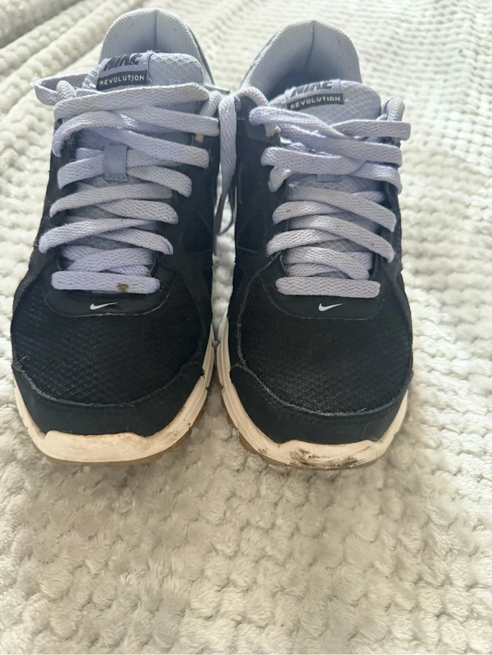 Nike Women’s Black Sneakers with Light lilac Laces